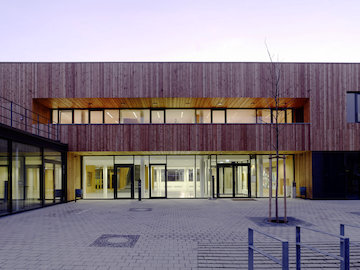 Eingang Grundschule München-Riemerling